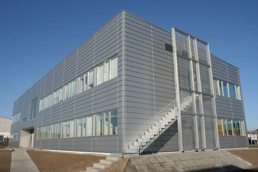 Administrationsbygning med elegant facade